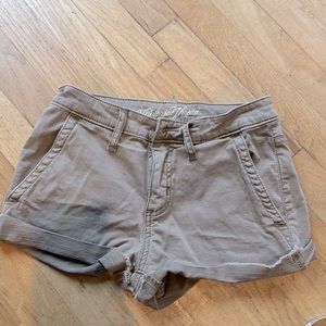 NWOT denim khaki shorts size 0/25. *3
